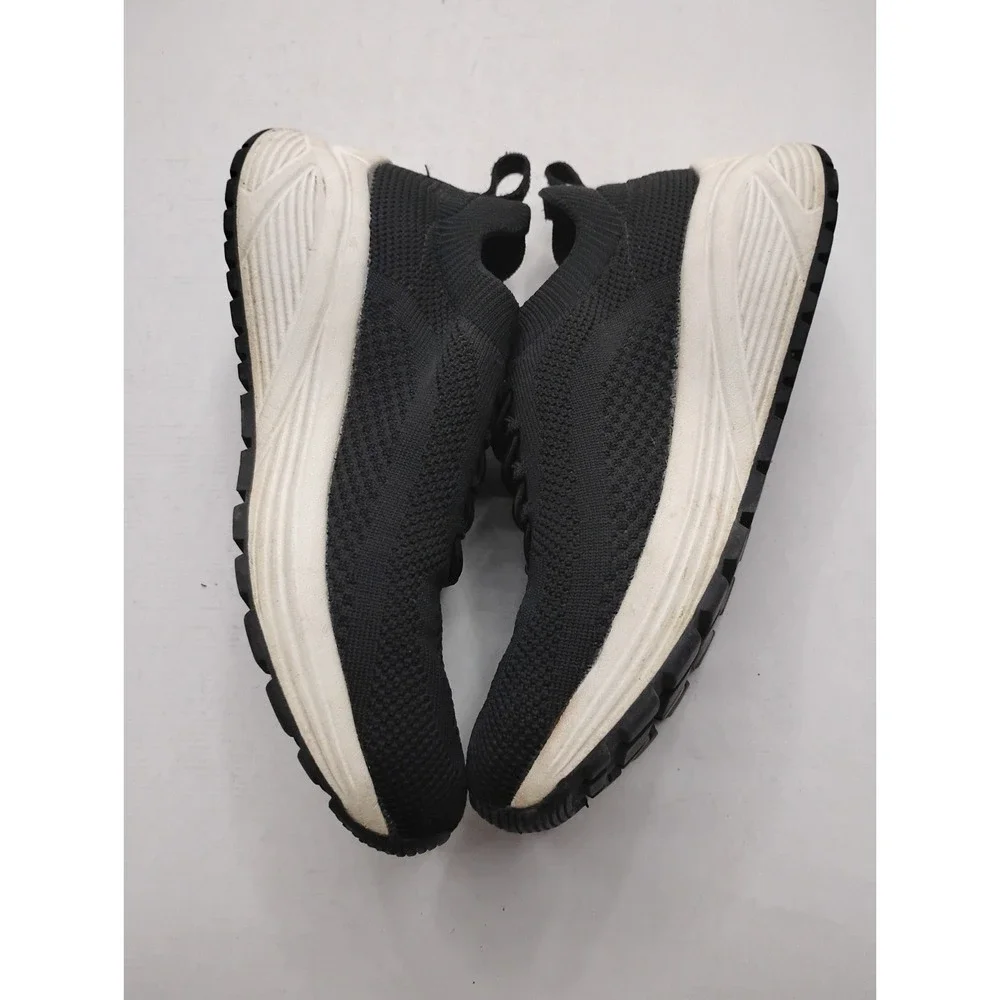 Skechers used